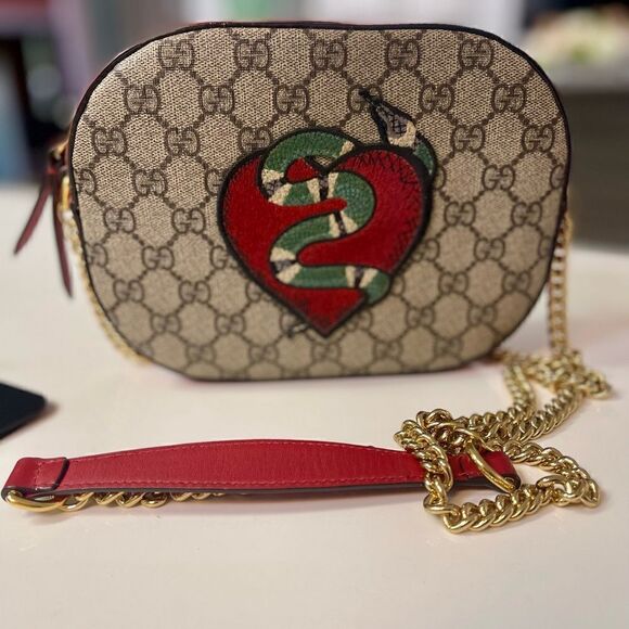 GUCCI GG Supreme Monogram Kingsnake Heart Embroidered Mini Chain Shoulder Bag. - Picture 1 of 10